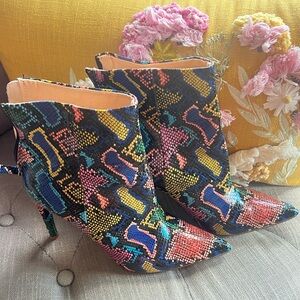 Steve Madden “Halena” rainbow snake booties size 10